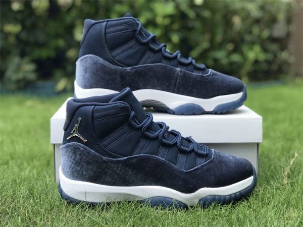 Air Jordan 11 Velvet Midnight Navy SNEAKER