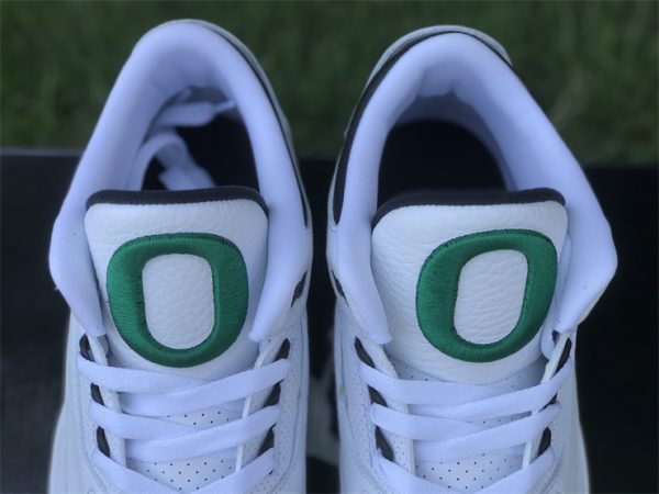 Jordan 3 Retro Oregon Ducks White Green tongue logo