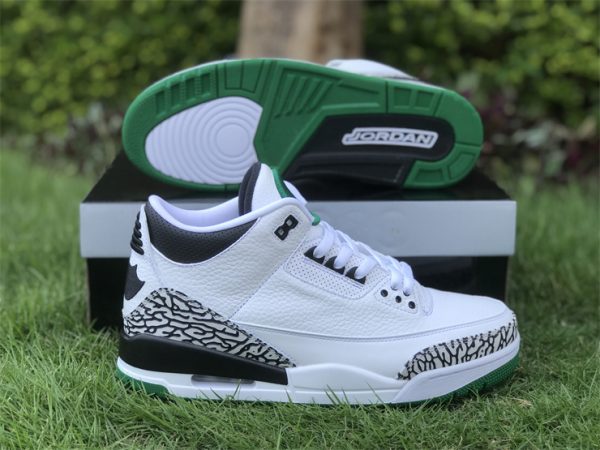 Jordan 3 Retro Oregon Ducks White Green underfoot