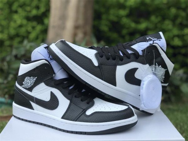 Air Jordan 1 Mid Split Black White extra shoelaces