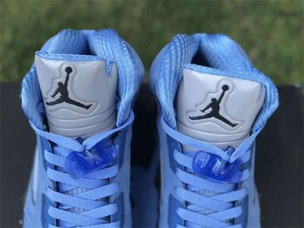 Air Jordan 5 SE UNC University Blue front